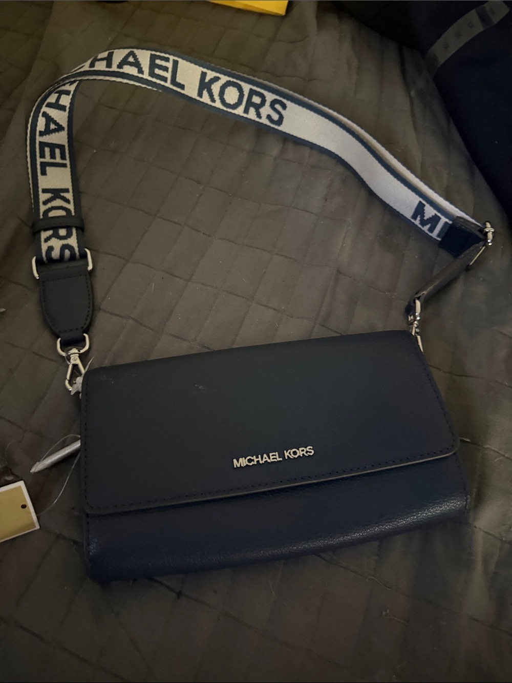 Michael Kors Women Large Jet Set Leather Zip Around Crossbody Purse Bag Navy